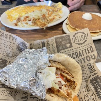 Brandon's Diner - Diners Near Me - Moreno Valley, California
