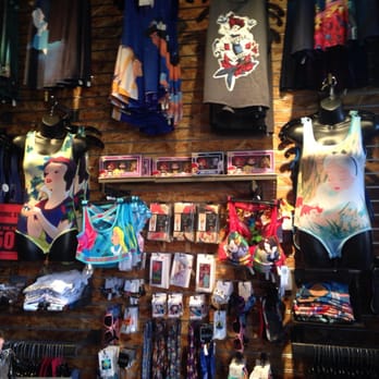 Hot Topic - Accessories Near Me - El Paso, Texas Hot Topic - Accessories Near Me - El Paso, Texas
