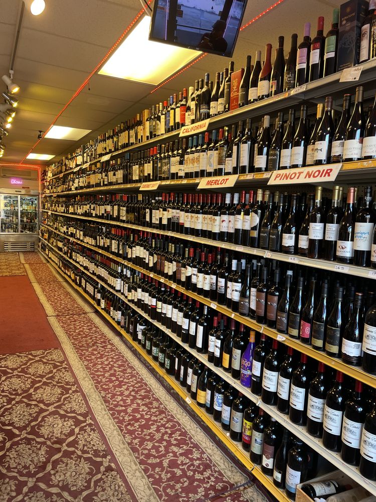 Doctors Wine and Spirits Logo