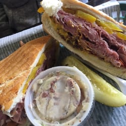 Mahogany Smoked Meats - Hog sandwich, best one