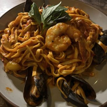 Marino’s Italian Kitchen and Bar - Linguini with seafood - Wine Bars Near Me - Phoenix, Arizona Marino’s Italian Kitchen and Bar - Linguini with seafood - Wine Bars Near Me - Phoenix, Arizona