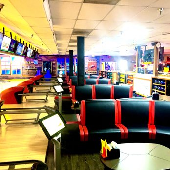 The Bowling Barn - Nice brand new booths - Sports Bars Near Me - Big Bear Lake, California The Bowling Barn - Nice brand new booths - Sports Bars Near Me - Big Bear Lake, California