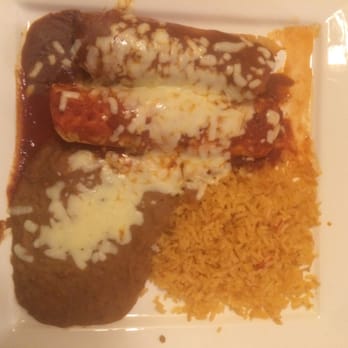 El Parian - Combo plate:  Tamale & Burrito - Mexican Near Me - Little Canada, Minnesota
