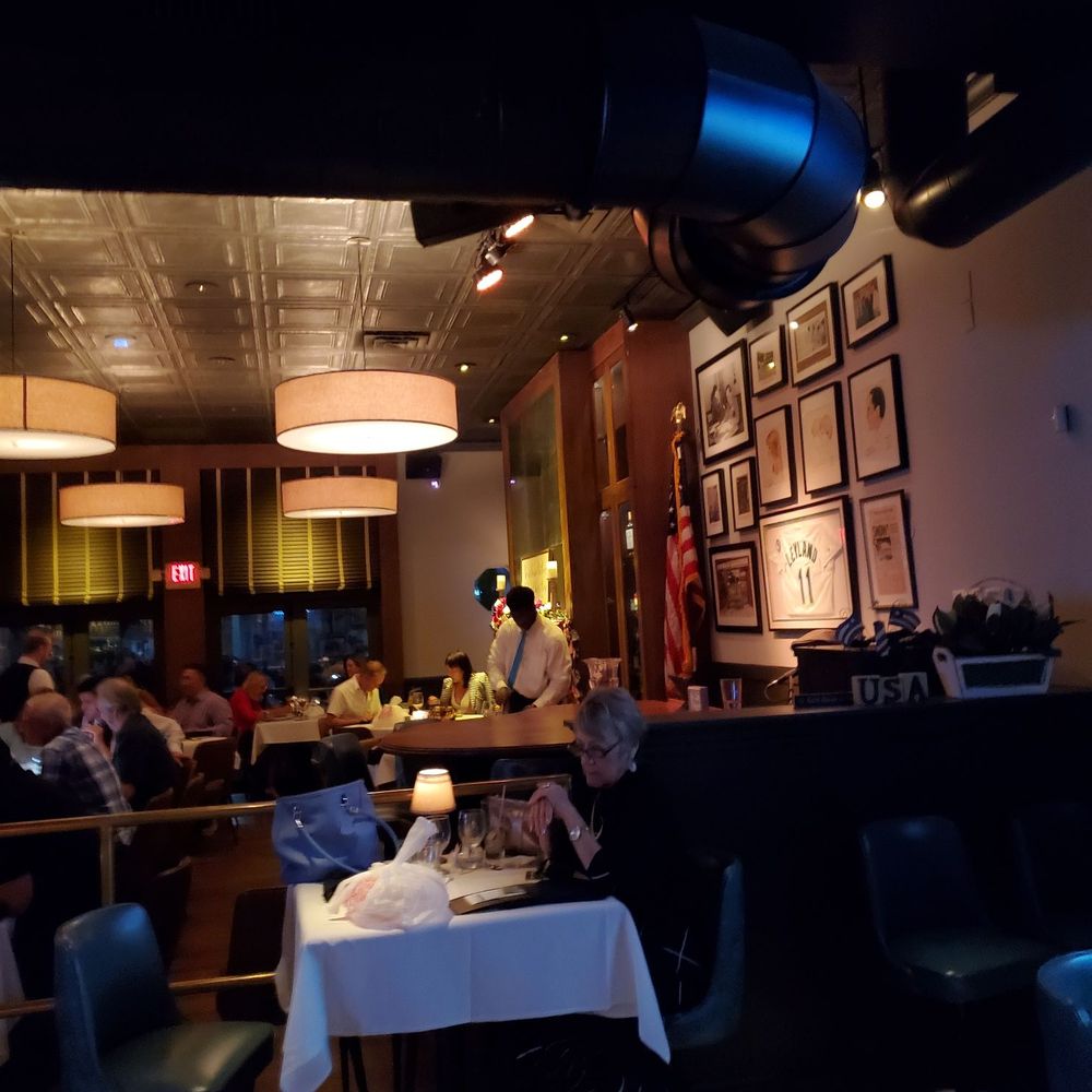 Runyon's - Piano Player in lounge.  Saturday night. - New American Near Me - Coral Springs, Florida