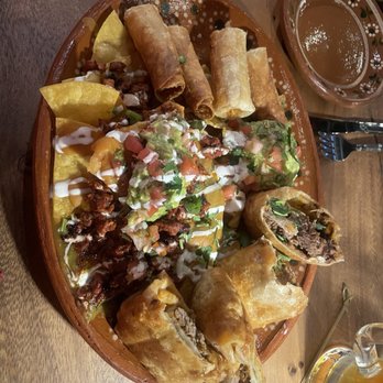 Rosa Madera - El favorito appetizer sampler - Mexican Near Me - Sacramento, California Rosa Madera - El favorito appetizer sampler - Mexican Near Me - Sacramento, California