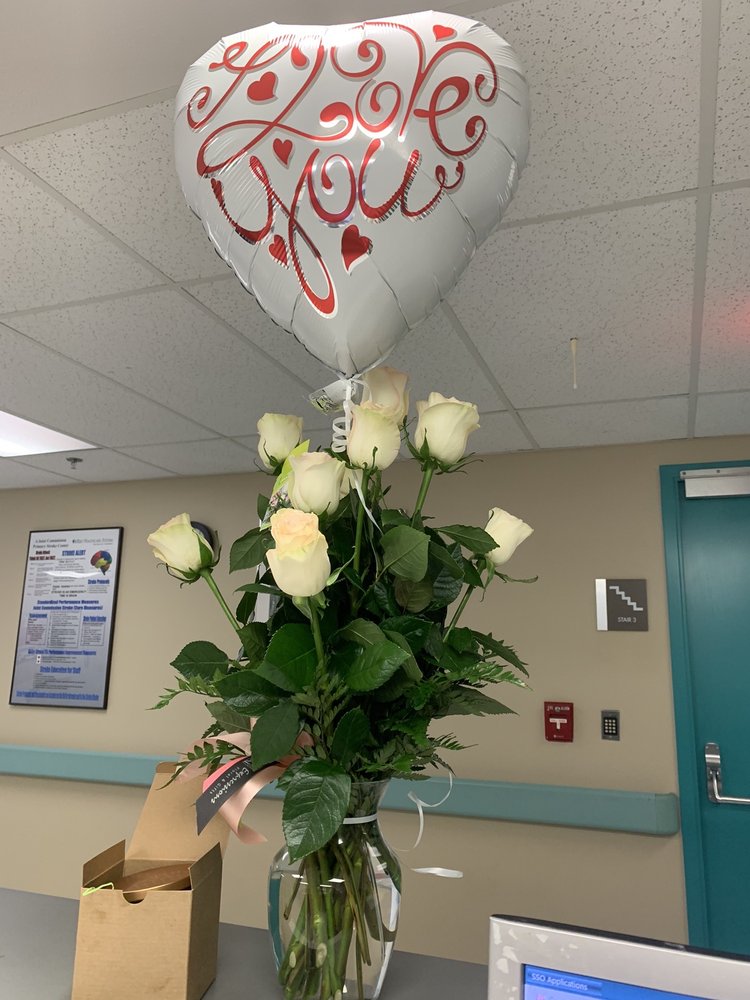 EXPRESSIONS FLORAL & GIFTS Updated May 2024 3809 N Main St