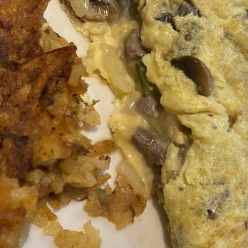 Kristof's Kafe - Undercooked steak omelette - American Near Me - Davie, Florida