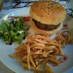 Lé 3B - Burger provençal avec poivrons,  pesto et chèvre !