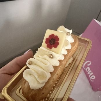 Cup & Cone - Blueberry Lemon Eclair! - Desserts Near Me - Phoenix, Arizona