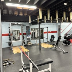 Lexington Fitness - Basement lifting platforms