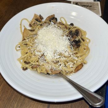 Tomato Bros - Mushroom pasta - Pizza Near Me - Clarkston, Washington