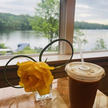 Scapes Cafe - Great iced coffee and views. - Breakfast & Brunch Near Me - Mount Vernon, Maine