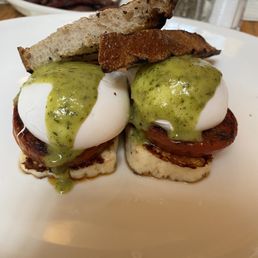 Poached Eggs W/tomato & Haloumi