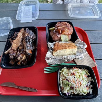 Copper Top BBQ - Pork ribs, coleslaw, tri tip sandwich with pickles, onions, jalapeño - Barbeque Near Me - Big Pine, California Copper Top BBQ - Pork ribs, coleslaw, tri tip sandwich with pickles, onions, jalapeño - Barbeque Near Me - Big Pine, California