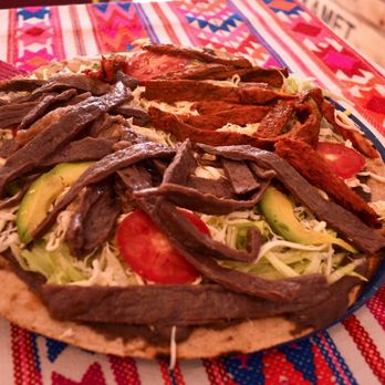 Oaxaca Mío - Tlayuda o Clayuda Mixta con Tasajo y carne enchilada - Oaxacan Near Me - Cuernavaca, MOR Oaxaca Mío - Tlayuda o Clayuda Mixta con Tasajo y carne enchilada - Oaxacan Near Me - Cuernavaca, MOR