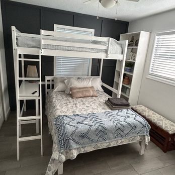 Gold Bee Cleaning - Home Cleaning Near Me - Crestwood, Illinois Gold Bee Cleaning - Home Cleaning Near Me - Crestwood, Illinois