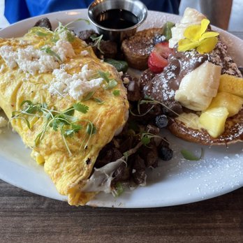 Bistro Cafe - Omelette and French toast - Breakfast & Brunch Near Me - Miami, Florida Bistro Cafe - Omelette and French toast - Breakfast & Brunch Near Me - Miami, Florida