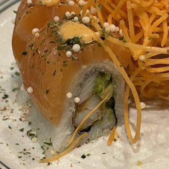 Izakaya Tora - For $20 for this roll,  small layer of fish. - Sushi Bars Near Me - Las Vegas, Nevada