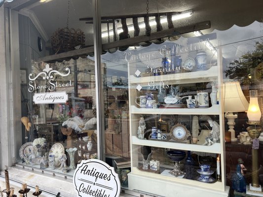 Antiques & Collectibles Too by null