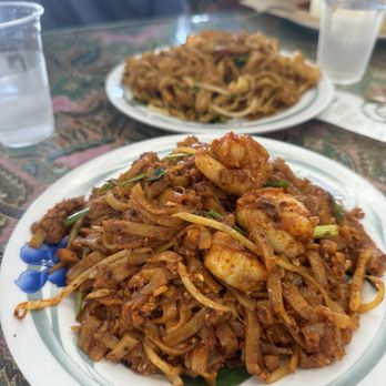 Curry Leaves Bistro - Extra spicy (front) and regular (back) - Malaysian Near Me - Pleasanton, California