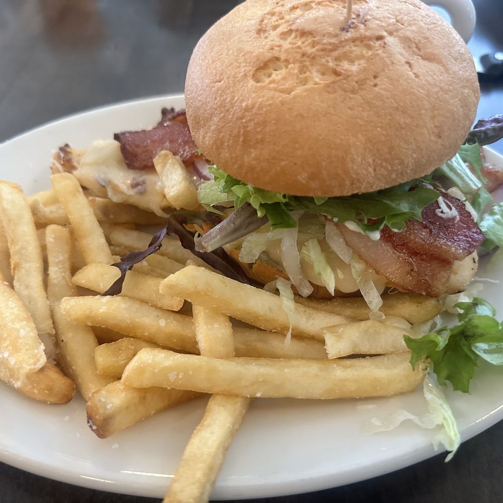 Milkstop Cafe - Pesto chicken sandwich w GF bun - Cocktail Bars Near Me - La Grange, Illinois