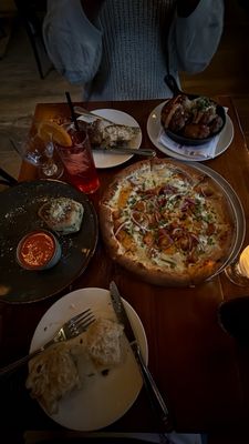 Monument Charlestown Restaurant & Tavern by null