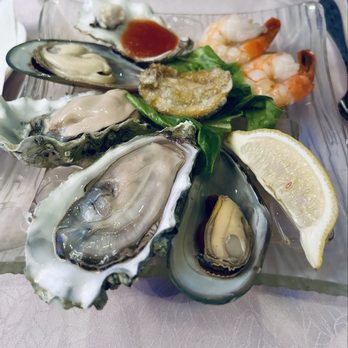 Day & Night Angus Steak Raw Bar - A generous portion of Seafood platter for each person - Seafood Near Me - Markham, Ontario