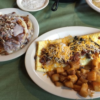 Flapjacks Pancake Cabin - Omelet and cinnamon roll pancakes. - Breakfast & Brunch Near Me - Sevierville, Tennessee