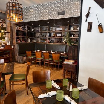 Farmer's Table - Interior - New American Near Me - La Mesa, California