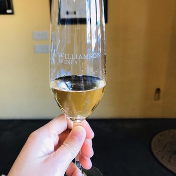 Williamson Wines - Champagne toast - Wine Tasting Room Near Me - Healdsburg, California Williamson Wines - Champagne toast - Wine Tasting Room Near Me - Healdsburg, California