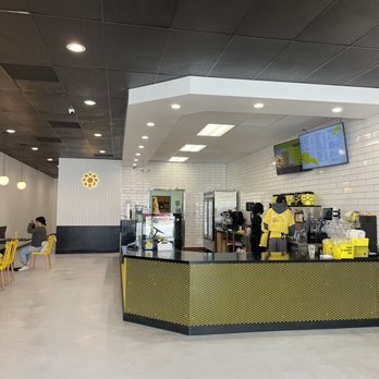 Sunright Tea Studio - Upland - Inside - Bubble Tea Near Me - Upland, California
