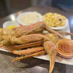 Luxe Soulfood & Cocktails - Fried Crab Clusters