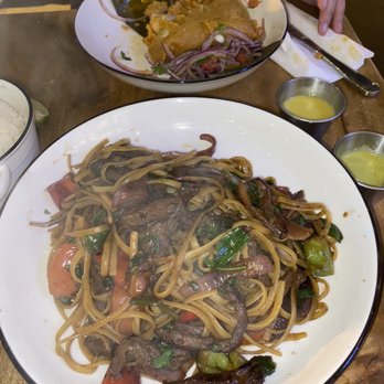 Bodegon No 69 - Tallarn Saltado de Carne - Latin American Near Me - Pasadena, California