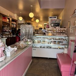Erin McKenna's Bakery - Interior