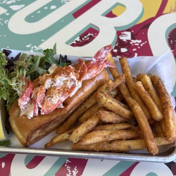 Lobster-Guys - Classic Butter Lobster Roll - Seafood Near Me - Pasadena, California