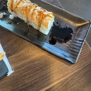 Its Sushi - Cooked salmon roll - Sushi Bars Near Me - Sacramento, California Its Sushi - Cooked salmon roll - Sushi Bars Near Me - Sacramento, California