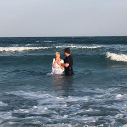 Garden City Baptist Church - Beach Baptism by Pastor Charlie