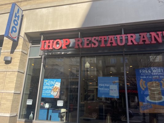 IHOP by null