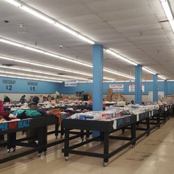 Super Hot Dealz - This was what it looked like a few months ago, as you can see, each day had a price for the bin items.