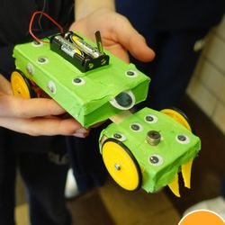 Brooklyn Robot Foundry-Manhattan East - Many eyed monster version of the Super Star Car.