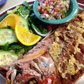 Las Islas Marias - Huachinango al mojo de ajo con pico de gallo - Mexican Near Me - Chicago, Illinois