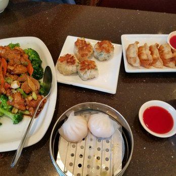 Capital Seafood - the ones at 12 o'clock the shrimp and chive are really good! - Dim Sum Near Me - Arcadia, California