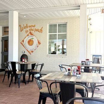 Peach Valley Café - Outside - Breakfast & Brunch Near Me - Mount Dora, Florida Peach Valley Café - Outside - Breakfast & Brunch Near Me - Mount Dora, Florida