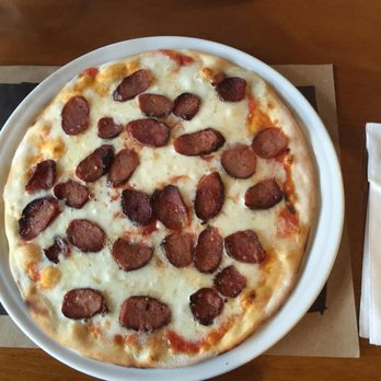 Domenica - Pizza com linguiça artesanal. - Pizza Near Me - Rio de Janeiro, RJ