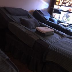 Syosset Foot Spa - Massage chairs