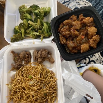 Panda Express - Double chow mein with double beef broccoli, compared to a BOWL of double fried rice and single order of orange chicken. - Chinese Near Me - Fenton, Missouri