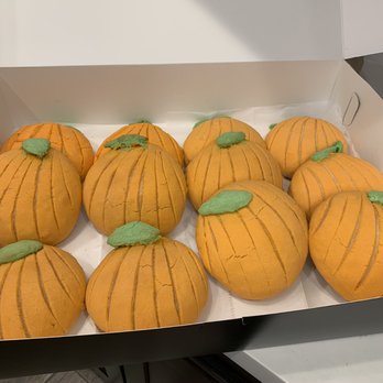 Sweet Pan - Pumpkin Conchas -Pan Dulce - Desserts Near Me