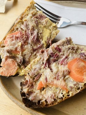 Manifest Bread by null