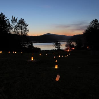 Mountain Meadows Lodge - Bonfire complete with smores, elegantly lit by a path of luminaries - Hotels Near Me - Killington, Vermont Mountain Meadows Lodge - Bonfire complete with smores, elegantly lit by a path of luminaries - Hotels Near Me - Killington, Vermont