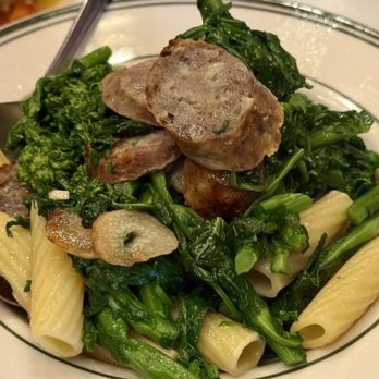 Bamonte's - Rigatoni w/ Sausage & Broccoli Rabe - Italian Near Me - Brooklyn, New York